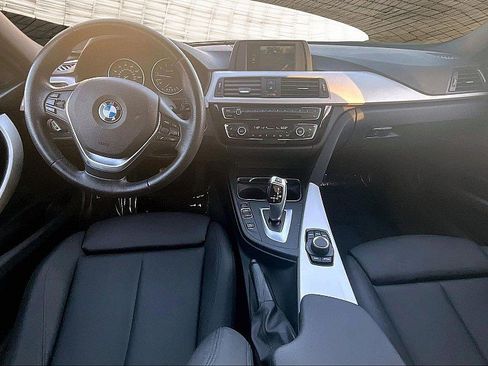 Used 2018 BMW 320i xDrive Sedan image 15