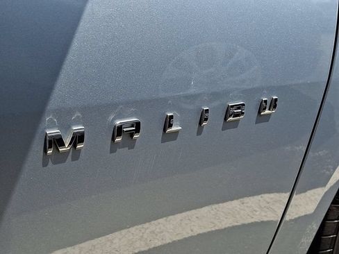 Used 2017 Chevrolet Malibu LT FWD image 8