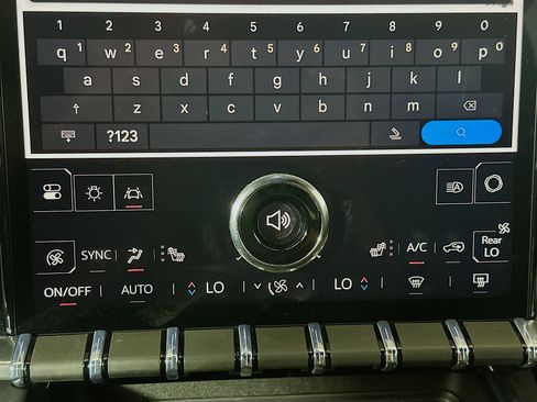 Used 2025 GMC Acadia Elevation image 24