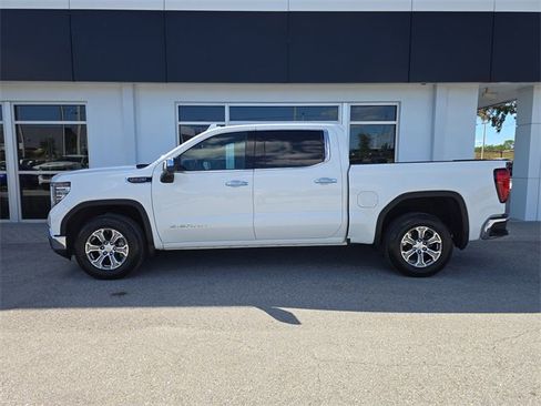 Certified 2024 GMC Sierra 1500 SLT image 4