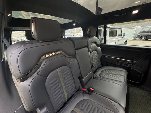 Used 2024 Rivian R1S Launch Edition image 36