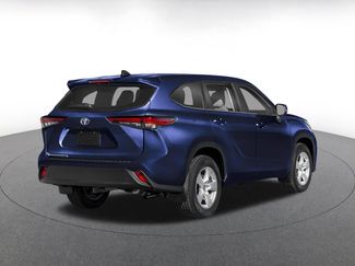 Used 2025 Toyota Highlander LE FWD video 2