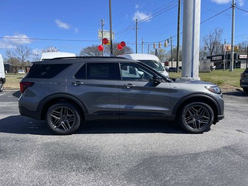 New 2026 Ford Explorer ST-Line w/ ST-Line Street Pack AWD/4WD image 2