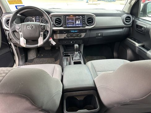 Used 2022 Toyota Tacoma SR5 RWD image 13