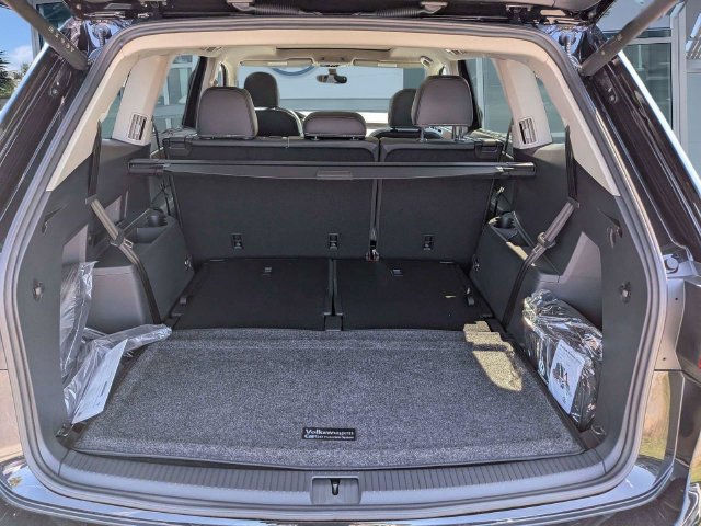 New 2026 Volkswagen Atlas SE FWD image 13