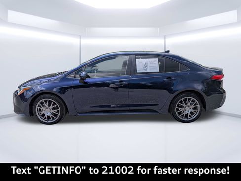 Used 2020 Toyota Corolla LE FWD image 7