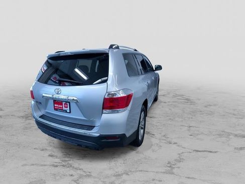 Used 2013 Toyota Highlander Limited AWD/4WD image 10