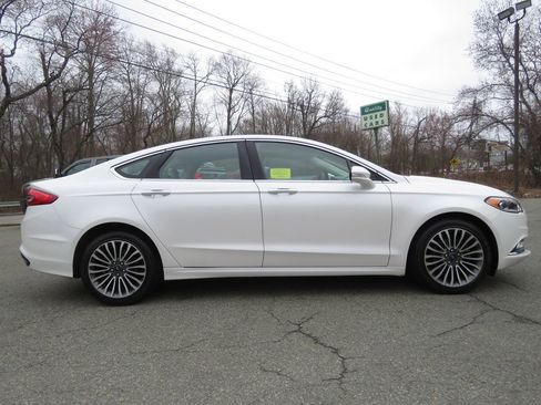 Used 2017 Ford Fusion SE image 4