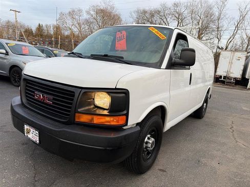 Used 2014 GMC Savana 2500 w/ Cold Climate Package RWD image 5