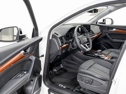 Used 2022 Audi Q5 2.0T Premium Plus w/ Premium Plus Package image 6