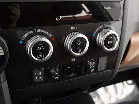 Used 2018 Toyota Sequoia Platinum image 20