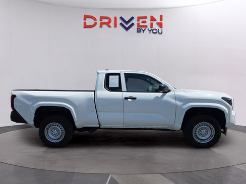 Used 2024 Toyota Tacoma SR image 6
