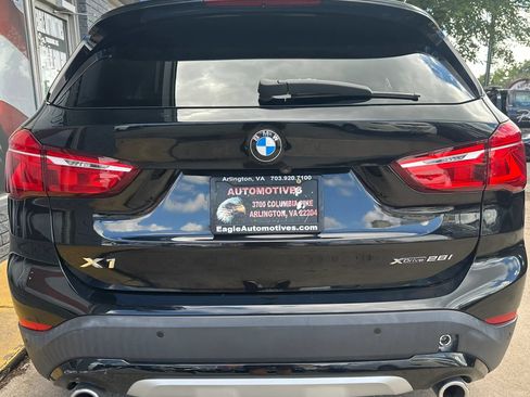 Used 2021 BMW X1 xDrive28i w/ Convenience Package AWD/4WD image 4