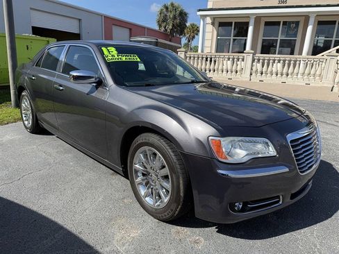 Used 2013 Chrysler 300 C RWD image 1