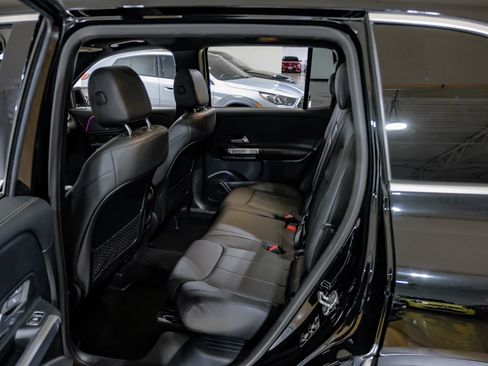 Used 2023 Mercedes-Benz GLB 250 4MATIC w/ Premium Package image 44