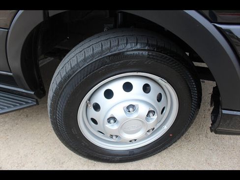 Used 2024 Ford Transit 350 XLT RWD image 33