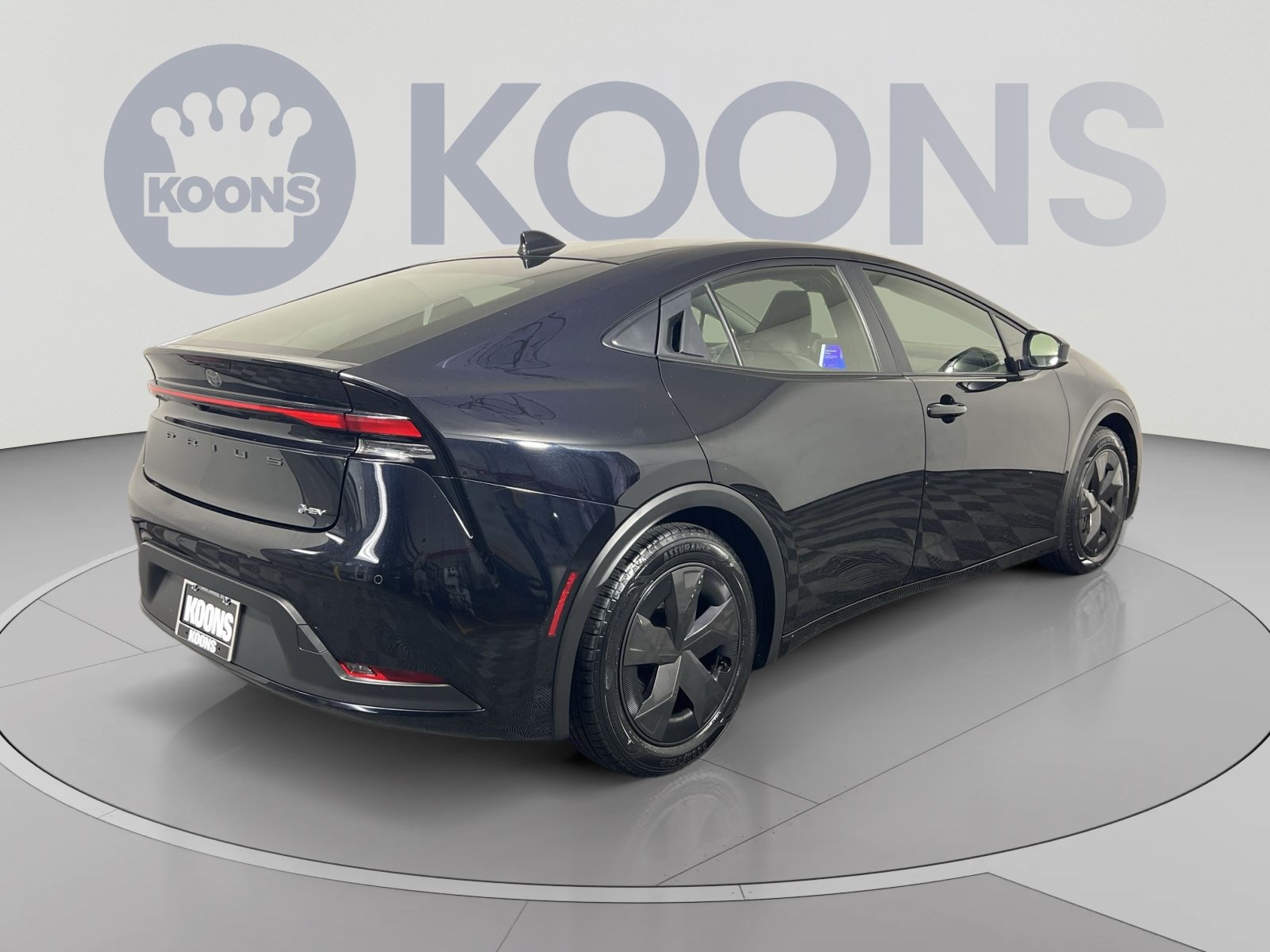 Used 2025 Toyota Prius LE FWD image 7