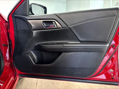 Used 2016 Honda Accord Sport image 25
