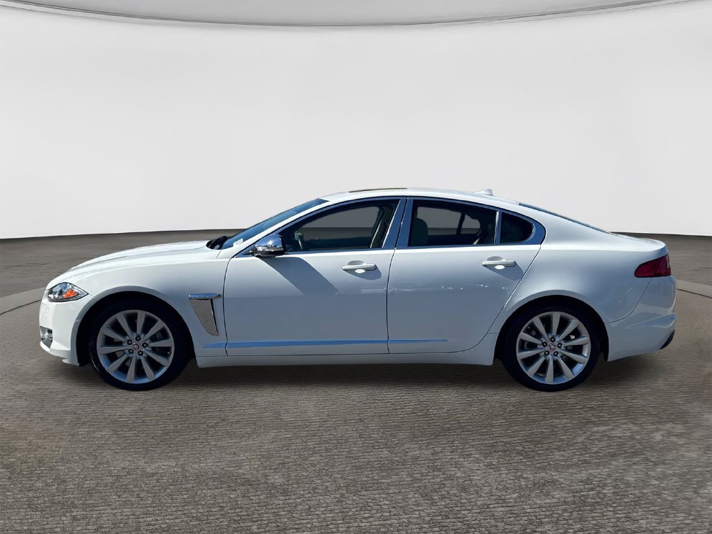 Used 2013 Jaguar XF RWD image 4