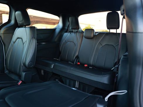 New 2026 Chrysler Pacifica Select image 27