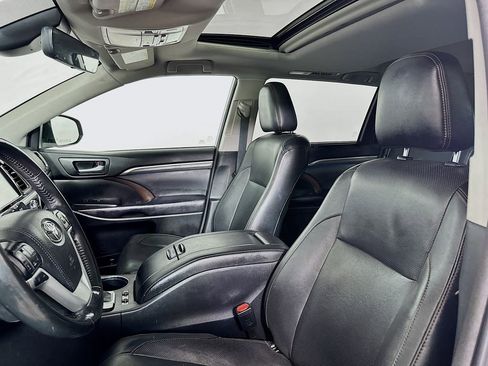 Used 2018 Toyota Highlander Limited FWD image 8