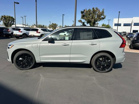 New 2026 Volvo XC60 T8 Ultra w/ Climate Package AWD/4WD image 4