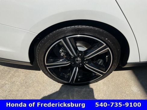 Used 2025 Honda Accord Sport image 11