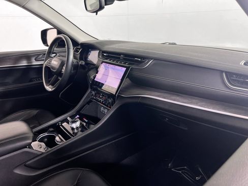 Used 2022 Jeep Grand Cherokee Limited image 28