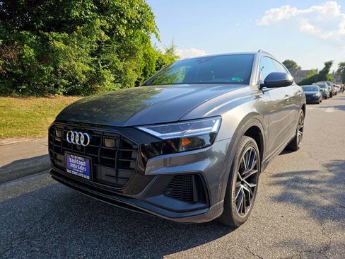 Used 2020 Audi Q8 Premium Plus w/ Premium Plus Package AWD/4WD image 3