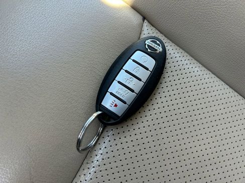 Used 2018 Nissan Pathfinder Platinum w/ Cargo Package AWD/4WD image 32