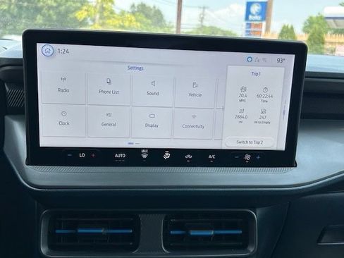 Used 2025 Ford Maverick Lobo AWD/4WD image 28