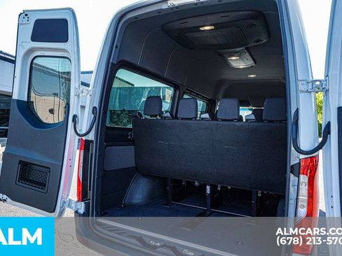 Used 2024 Mercedes-Benz Sprinter 2500 image 40