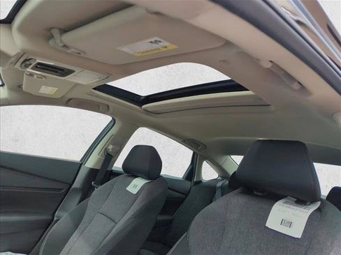 Certified 2025 Honda Accord SE image 18