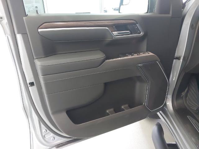 New 2026 Chevrolet Silverado 1500 RST w/ Dark Appearance Package AWD/4WD image 25