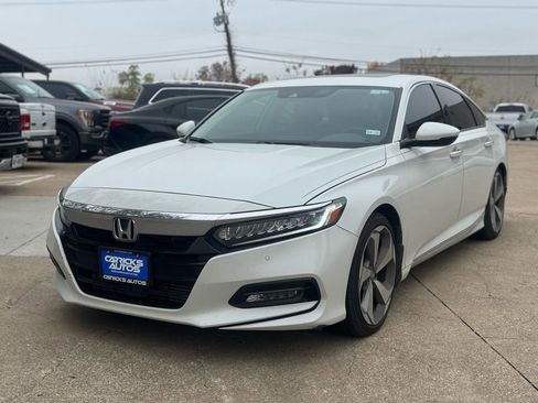 Used 2019 Honda Accord Touring image 4