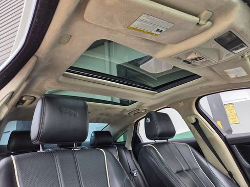 Used 2014 Jaguar XJ AWD image 36