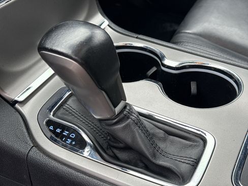 Used 2019 Jeep Grand Cherokee Limited AWD/4WD image 23