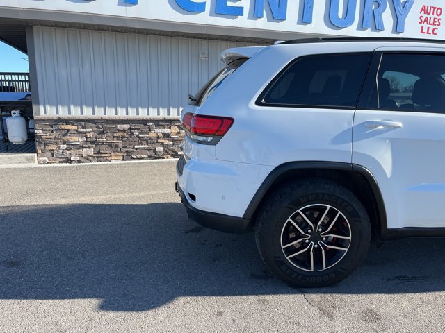 Used 2019 Jeep Grand Cherokee Trailhawk w/ Trailhawk Luxury Group AWD/4WD image 12