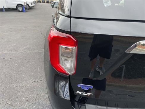 Used 2020 Ford Explorer XLT w/ Equipment Group 202A image 32