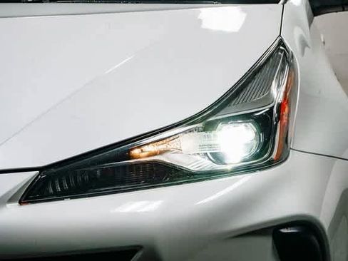 Certified 2021 Toyota Prius L Eco image 7