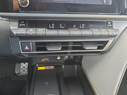 Used 2026 Toyota Camry SE w/ Convenience Package FWD image 25
