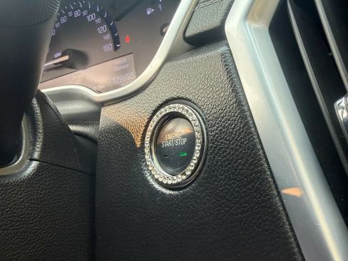 Used 2016 Cadillac SRX Luxury w/ Driver Awareness Package AWD/4WD image 40
