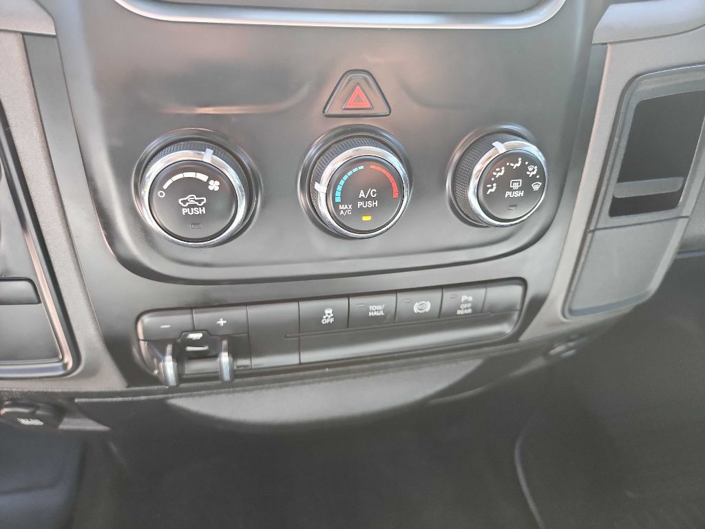 Used 2018 RAM 3500 Tradesman w/ Chrome Appearance Group AWD/4WD image 28
