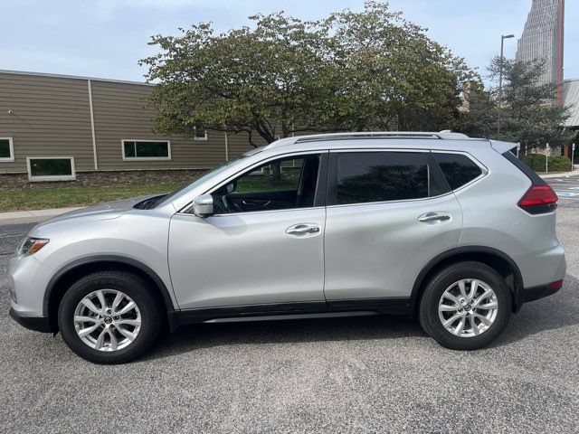 Used 2017 Nissan Rogue SV AWD/4WD image 9