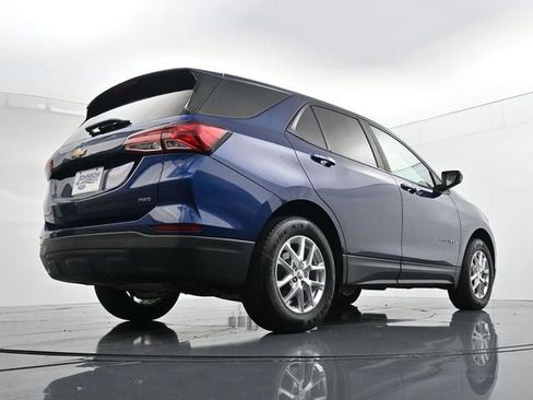 Used 2022 Chevrolet Equinox LS w/ LS Convenience Package AWD/4WD image 37