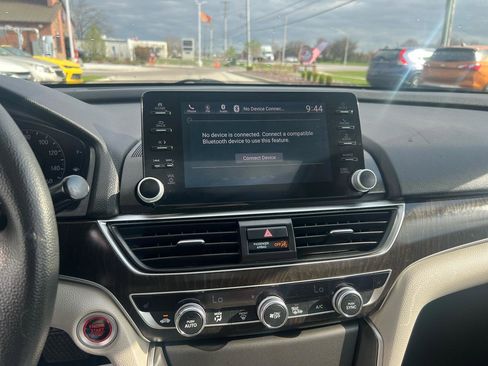 Used 2018 Honda Accord EX image 18