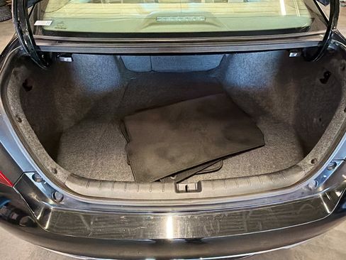 Used 2017 Honda Accord EX-L image 31
