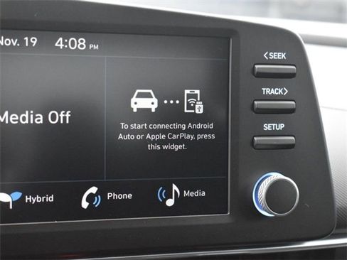 Used 2025 Hyundai Elantra Blue image 15