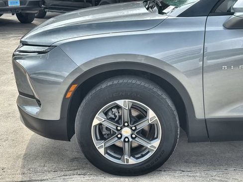 Used 2025 Chevrolet Blazer LT FWD image 32