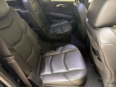 Used 2020 Cadillac Escalade Platinum RWD image 29